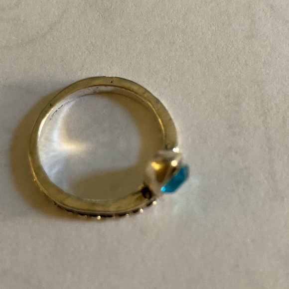 Small ring with a blue gem. Costumes jewelry for cosplay and theater - Picture 7 of 7